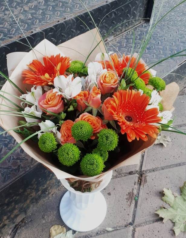 Букет цветов из: Герберы, Хризантемы, Альстромерии и Розы в Толмачёво Новосибирская область