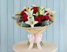 Букет цветов из:  Лилии и Розы в Толмачёво Новосибирская область