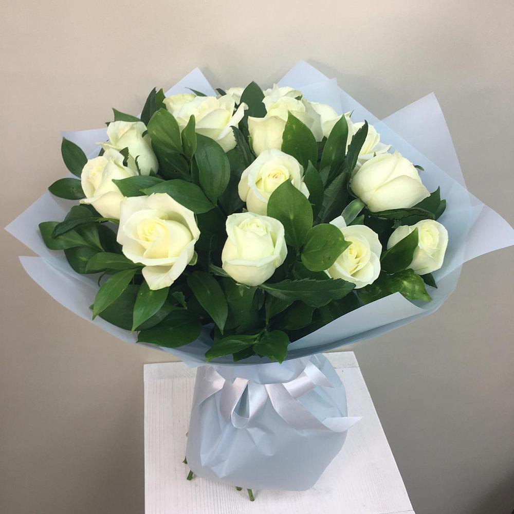 Букет 15 Белых роз Проуд в Толмачёво Новосибирская область