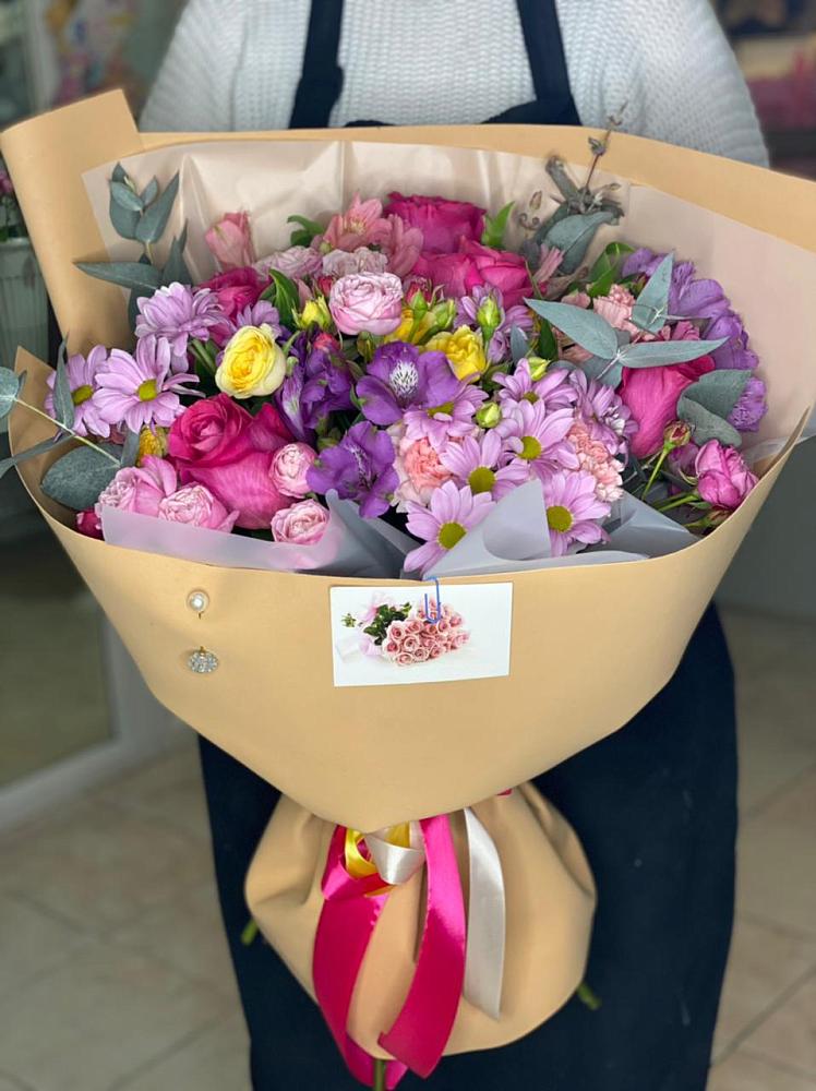 Букет цветов из: Хризантемы, Гвоздики и Альстромерии в Толмачёво Новосибирская область