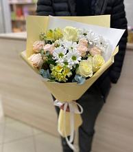 Букет цветов из:  Альстромерии, Розы и Хризантемы в Толмачёво Новосибирская область