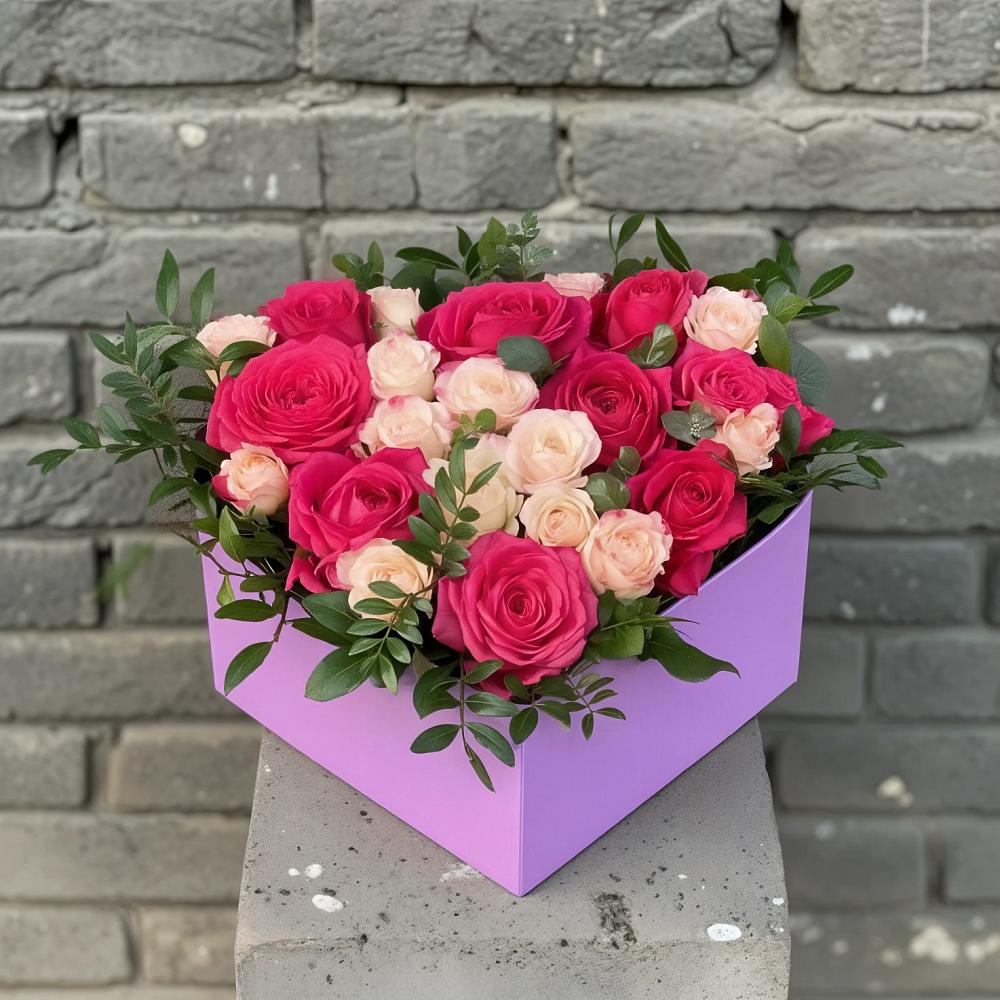 Цветочная композиция из Розы в коробке в Толмачёво Новосибирская область