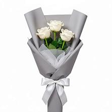 Букет 3 белые розы в Толмачёво Новосибирская область