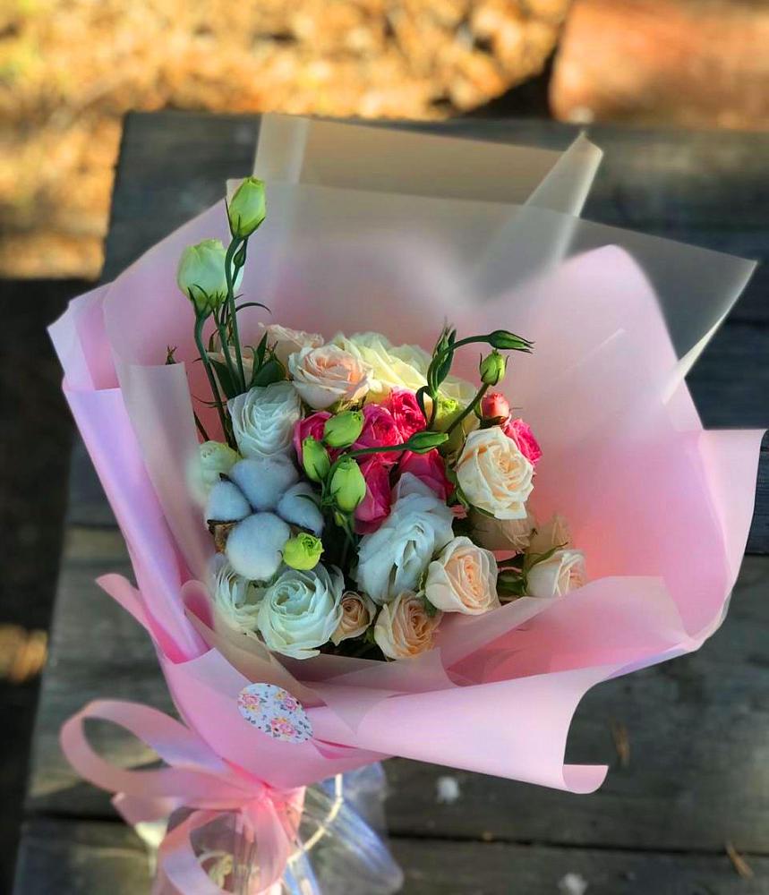 Букет цветов из: Розы и Лизиантусы в Толмачёво Новосибирская область