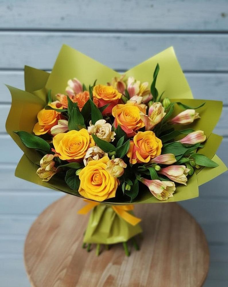 Букет цветов из: Альстромерии и Розы в Толмачёво Новосибирская область