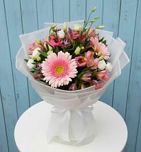 Букет цветов из:  Герберы, Альстромерии и Лизиантусы в Толмачёво Новосибирская область