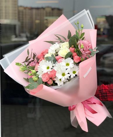 Букет цветов из: Розы, Лизиантусы и Хризантемы в Толмачёво Новосибирская область