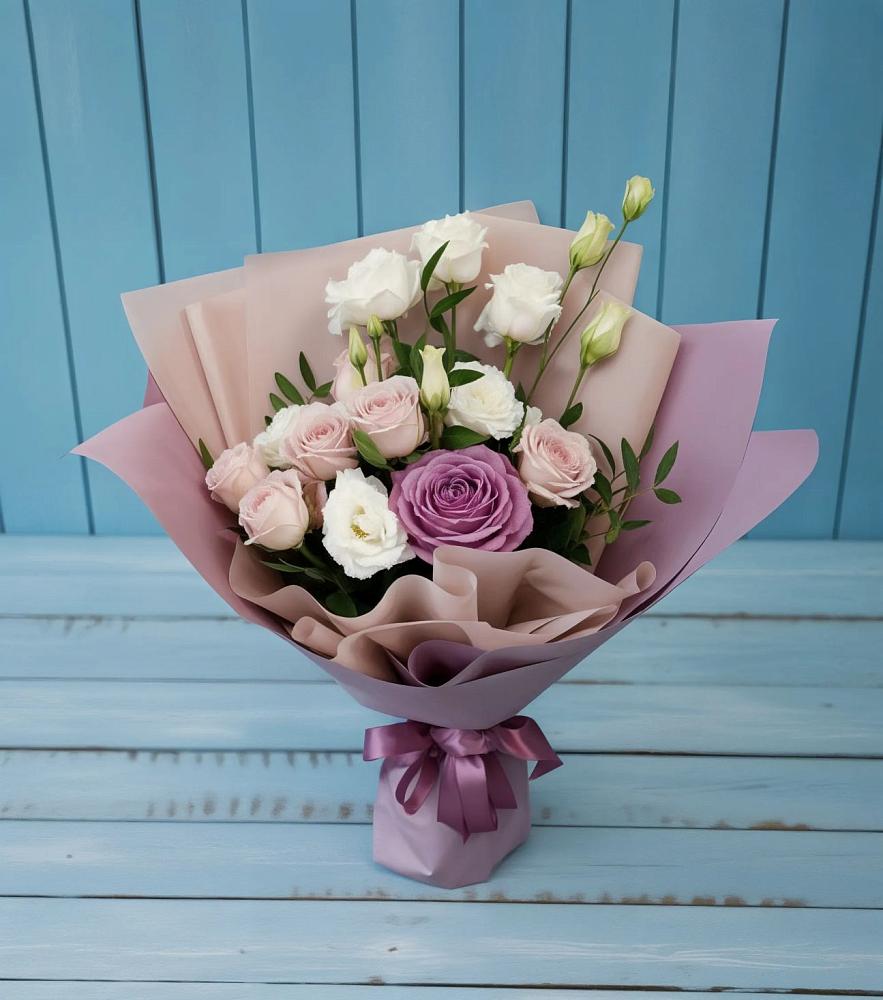 Букет цветов из: Розы и Лизиантусы в Толмачёво Новосибирская область